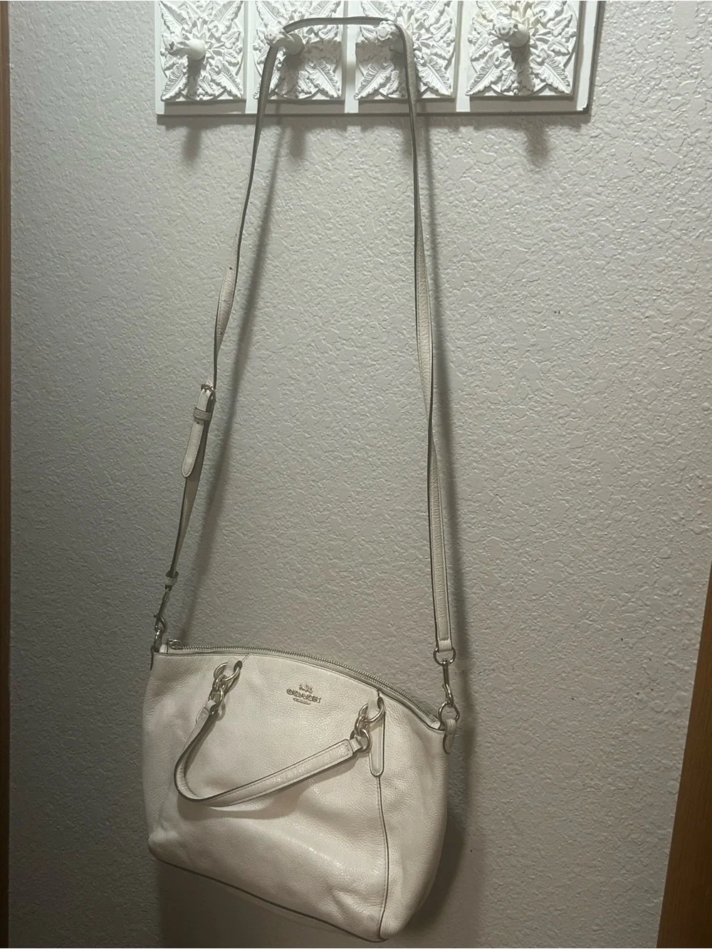 Authentic COACH Cream Pebbled Leather Crossbody Shoulder Bag with Gold Hardware